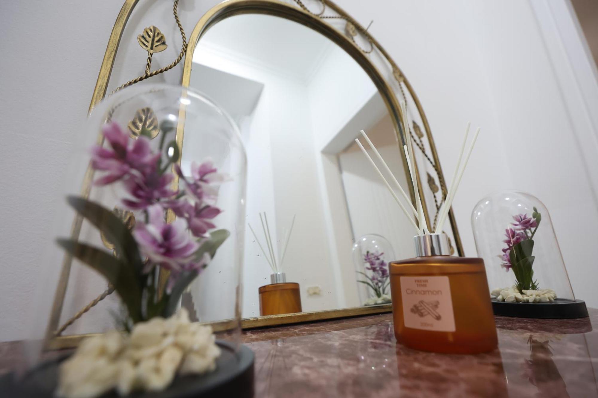 Vila Alizee Hotel Тирана Екстер'єр фото