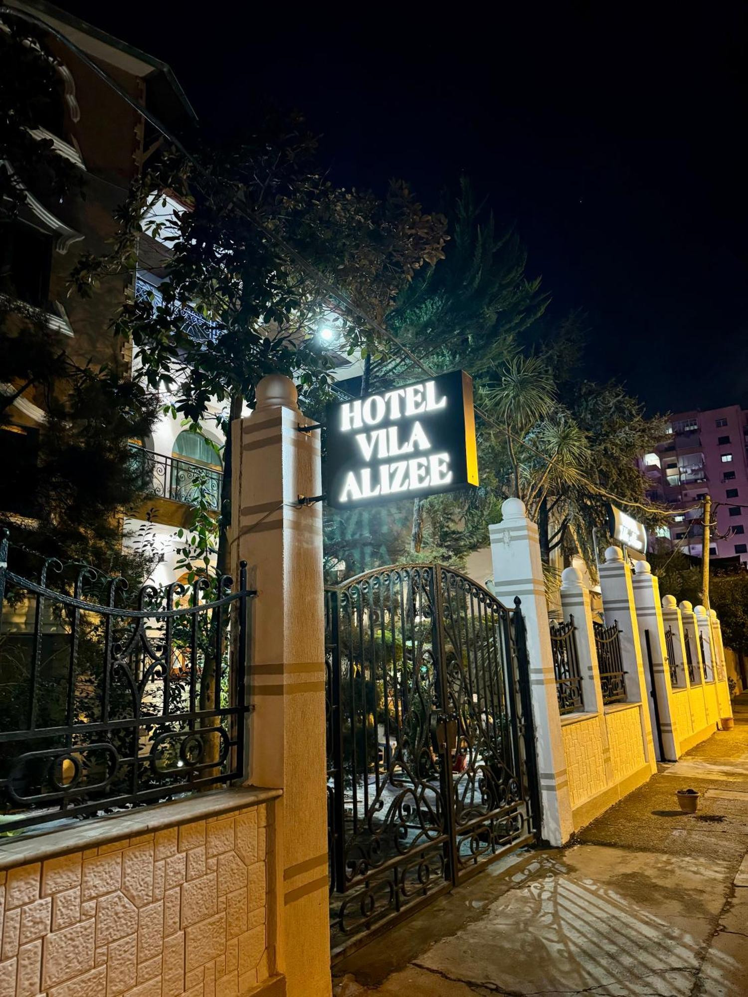Vila Alizee Hotel Тирана Екстер'єр фото