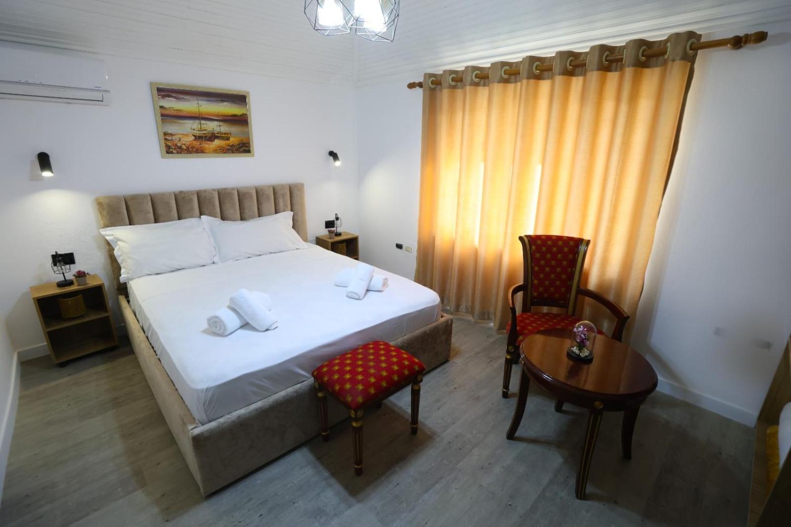 Vila Alizee Hotel Тирана Екстер'єр фото